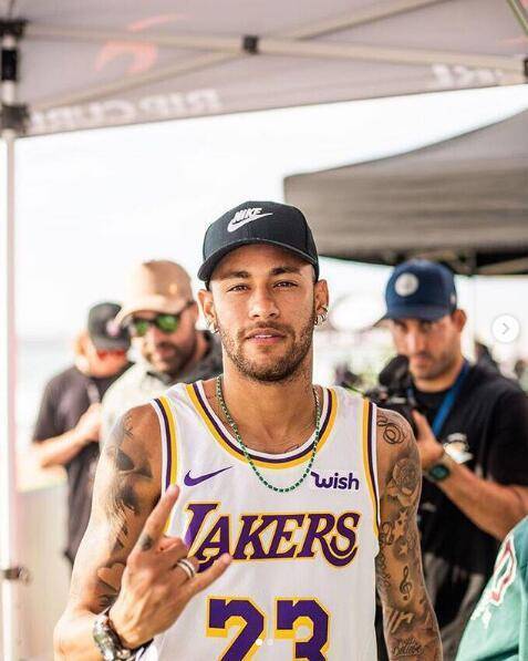 FIFA年度最佳门将候选：多纳鲁马、阿利松、什琴斯尼在列