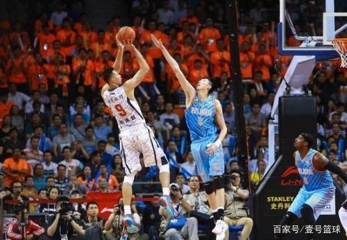 科沃德21分8板1助 孟菲斯灰熊主场以103-98险胜